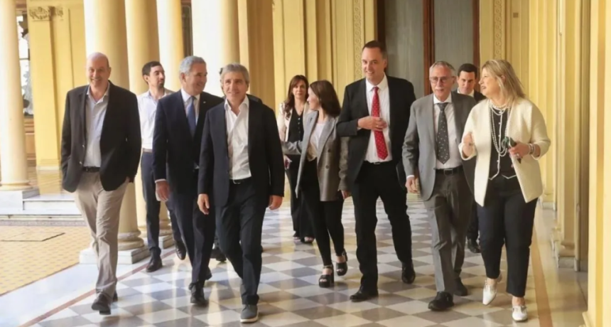 En una nueva reuni&oacute;n de Gabinete, Javier Milei volvi&oacute; a respaldar a Manuel Adorni