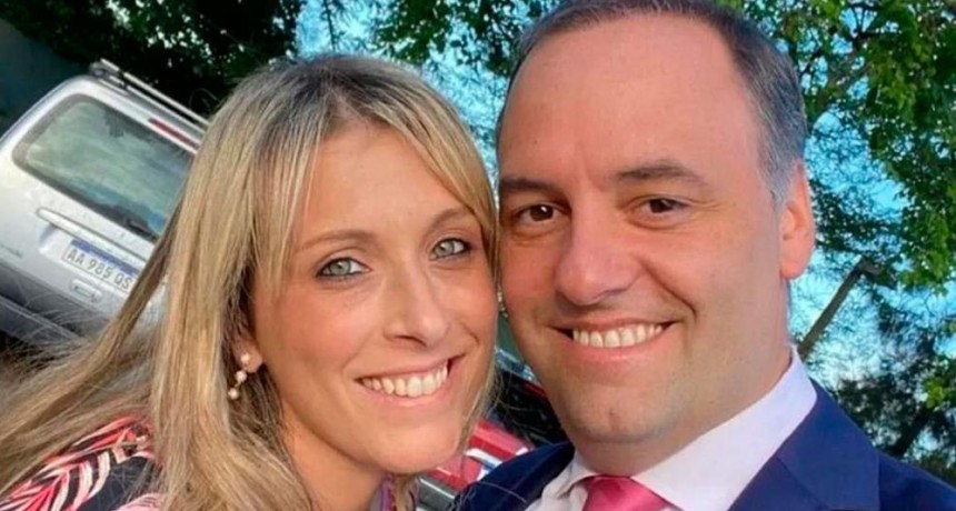 Uno por uno: los viajes de Manuel Adorni y Bettina Angeletti que quedaron bajo la lupa de la Justicia
