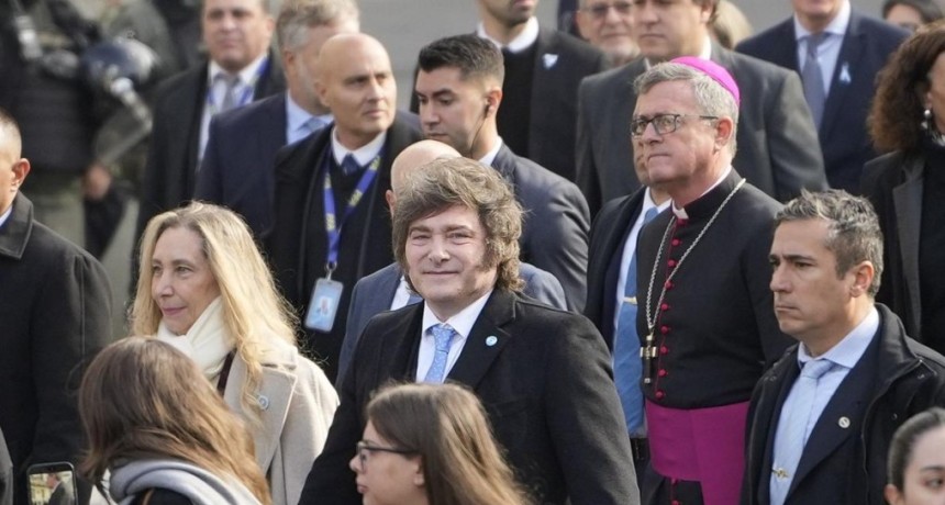 La Patria no cabe en una foto de facci&oacute;n