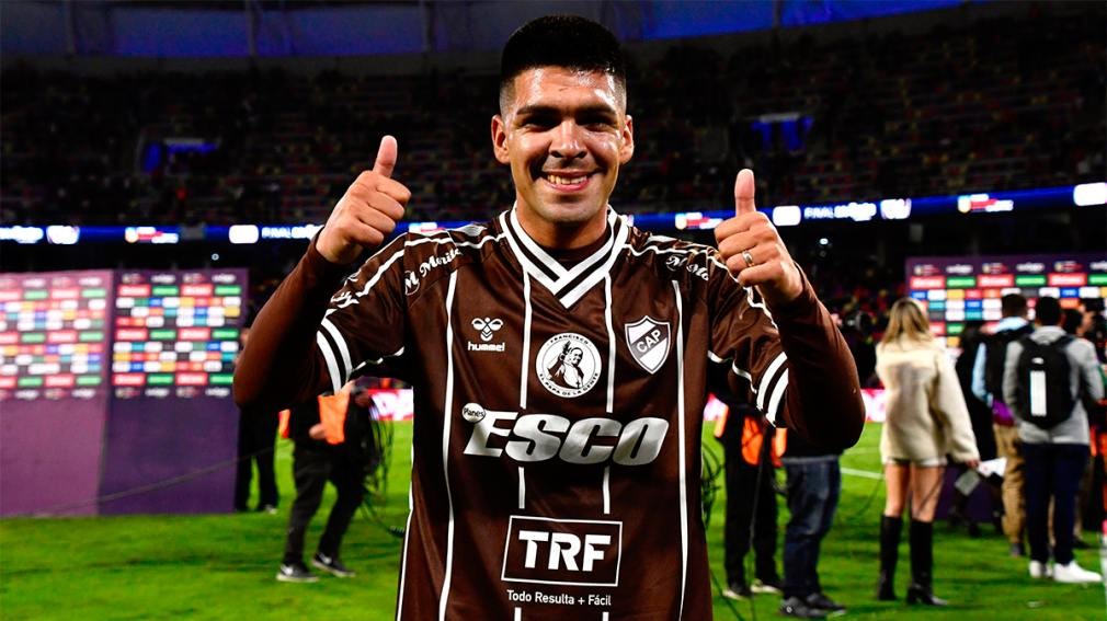 El santiagueño Fernando Juárez festejó en su tierra con Platense: 
