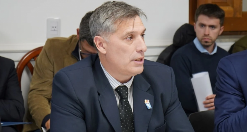 Pablo Olivares criticó la suba del impuesto nacional a las naftas