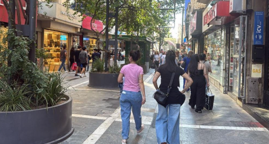 Los argentinos ajustan sus gastos y cambian sus hábitos de consumo