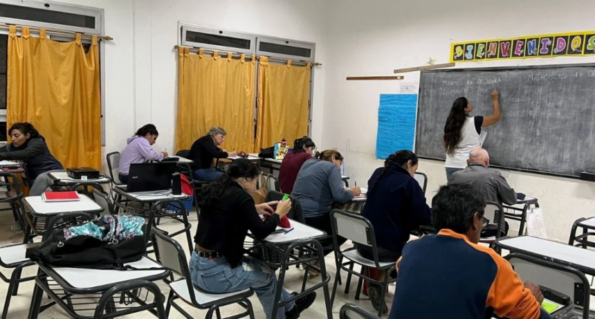 Alerta en Entre Ríos: advierten por el inminente cierre de casi 60 Centros Educativos Primarios de jóvenes y adultos