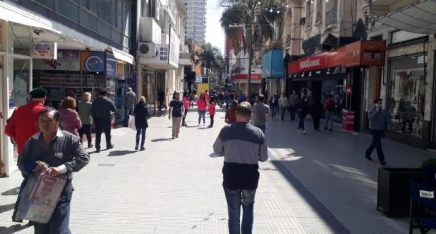 Comerciantes advierten que cada vez ingresa menos compradores a sus locales