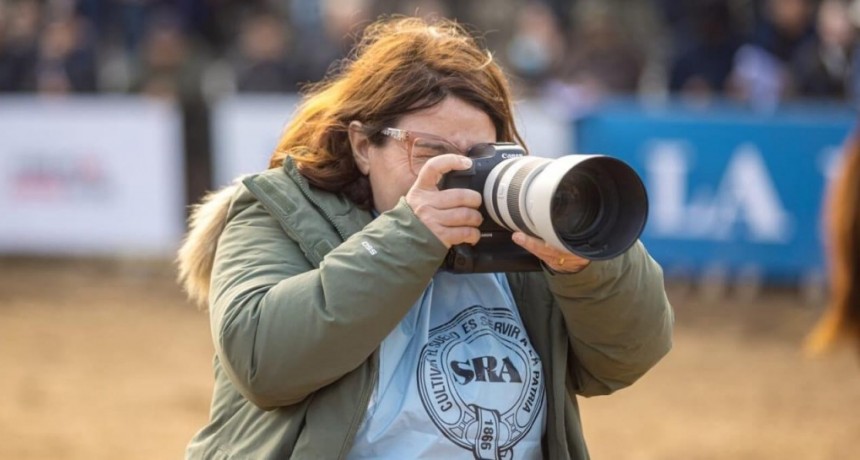 Alejandra, la fotógrafa de grandes campeones: “Hasta que no tengo la foto que el animal merece, no paro”