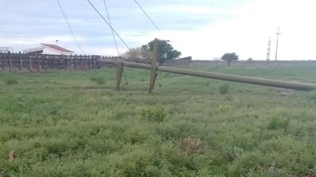 El sur santiagueño sufrió un fuerte temporal que provocó numerosos destrozos