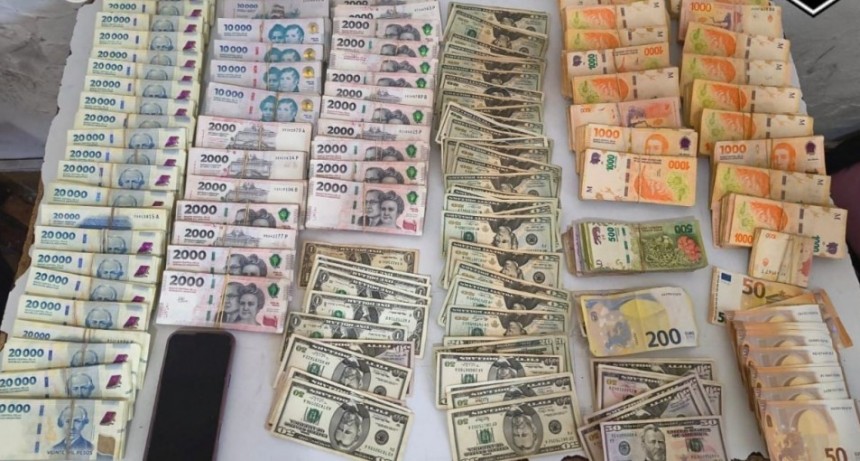 Aprehendieron en pleno centro a una mujer que llevaba una importante suma de dinero