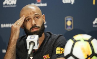 Sampaoli le plante&oacute; a Mascherano su preocupaci&oacute;n por la falta de continuidad en el Barcelona