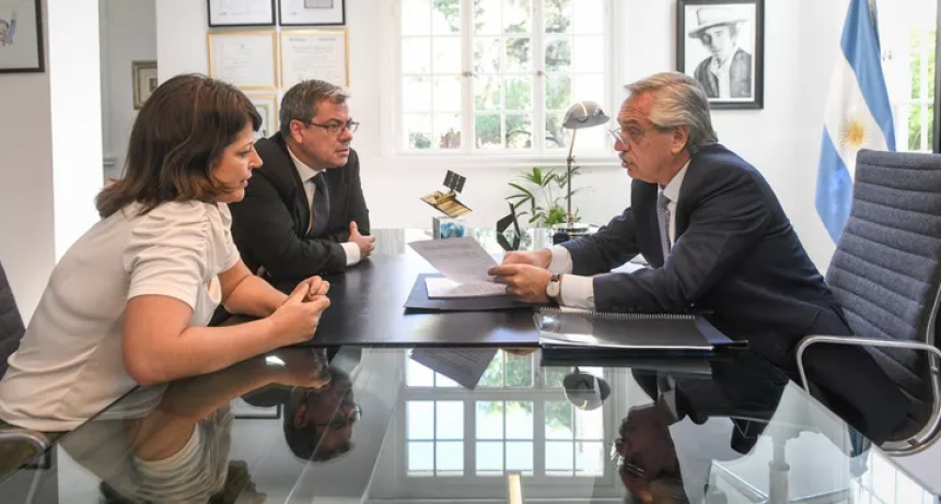 Alberto Fernández entregó a Diputados el pedido de juicio político a la Corte