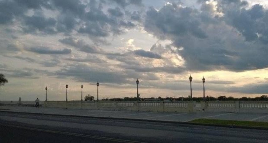 Tras los 43° del martes, un “frente frío” avanza por el centro del país y la ola de calor empieza a ceder