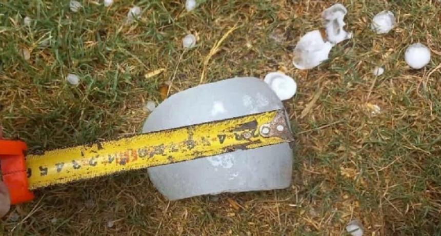 Video: Florencia sin luz tras un intenso temporal de lluvia y granizo