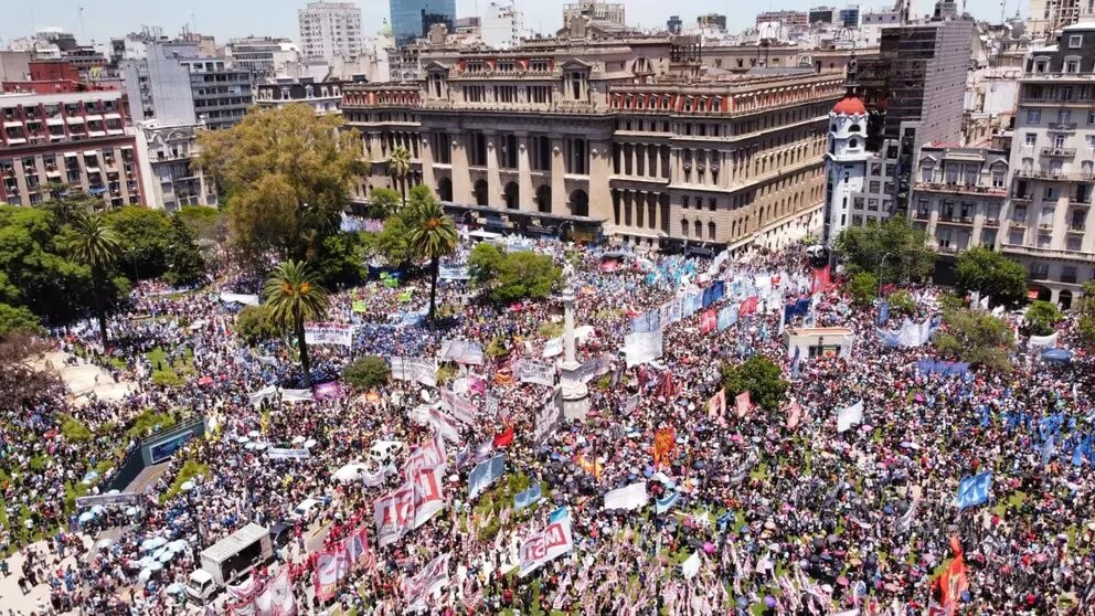 Juristas respaldaron el fallo de la Cámara del Trabajo que suspende el DNU de Javier Milei en materia laboral