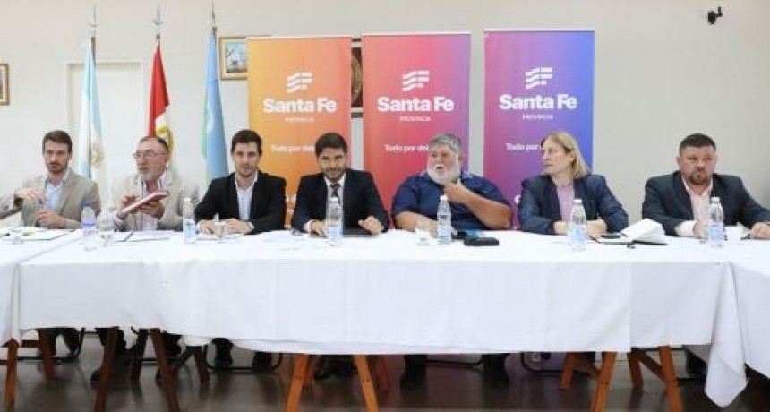 El gobernador Pullaro encabez&oacute; la primera reuni&oacute;n de gabinete del a&ntilde;o en el interior provincial