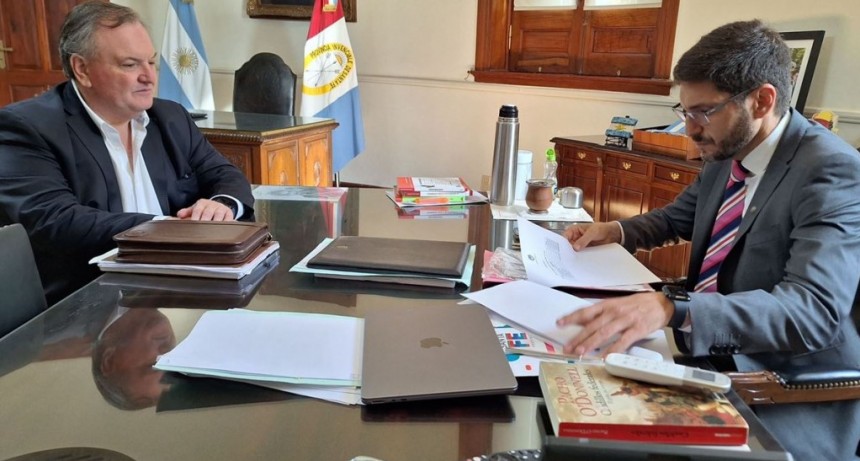 El Senador Felipe Michlig mantuvo una “extensa reunión de trabajo” con el Gobernador Maximiliano Pullaro
