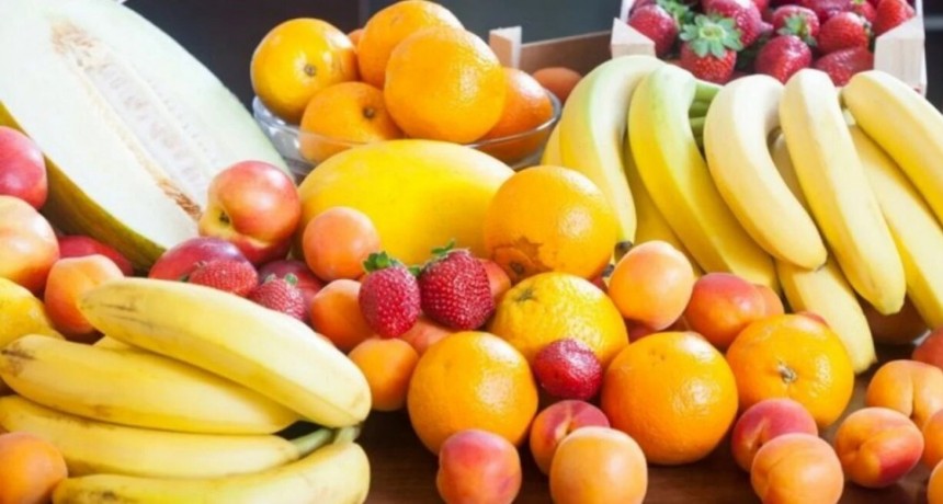 Hinchazón abdominal: seis frutas antiinflamatorias que se recomienda consumir