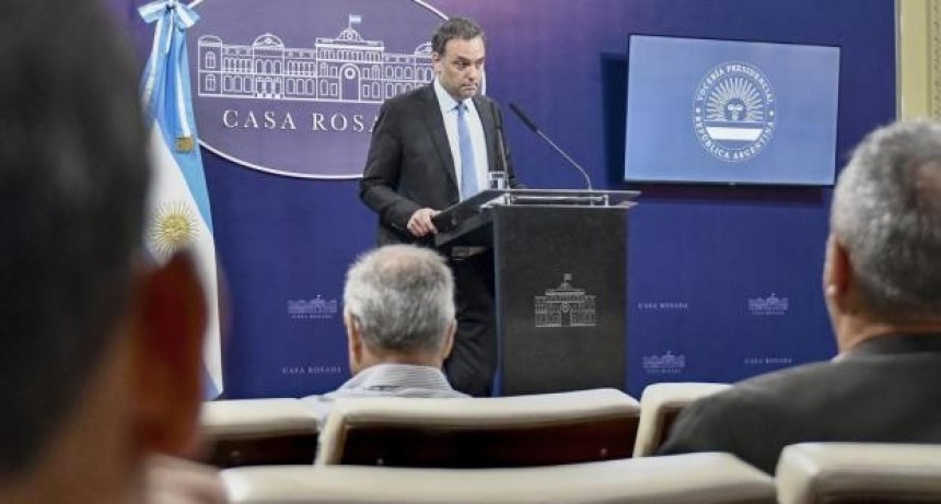 Adorni criticó a la CGT por el paro: 