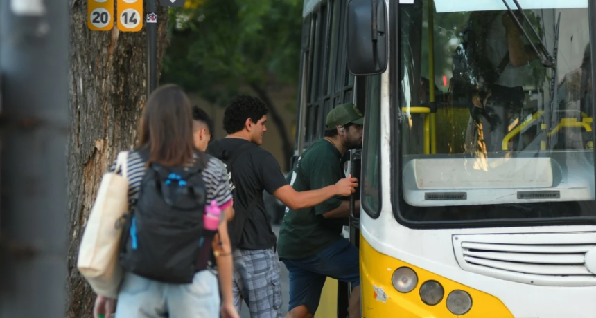En poco más de un año, el boleto de colectivo en Santa Fe habrá subido 555%: las razonesEn poco más de un año, el boleto de colectivo en Santa Fe habrá subido 555%: las razones