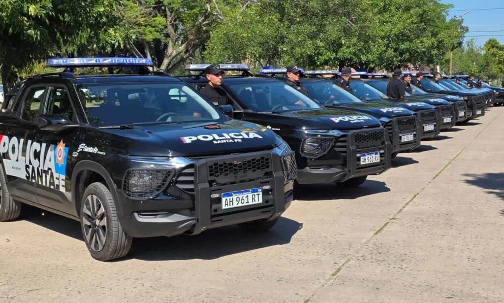 Seguridad: entregaron 13 unidades policiales 0 km para el departamento San Cristóbal con una inversión provincial de $600 millones