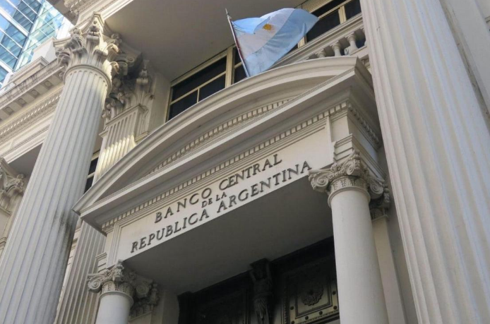 El Gobierno reconoce el error y avanza en acumulación de reservas