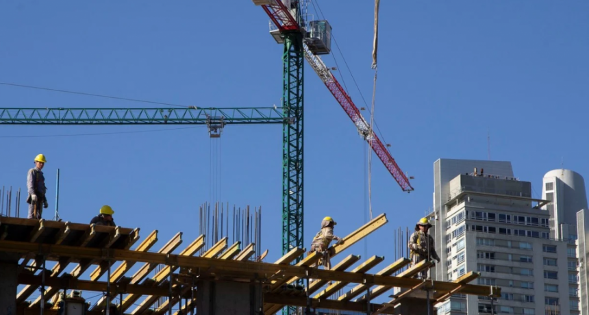 El empleo privado registrado en la Argentina acumula una retracci&oacute;n de 1,1% en once meses