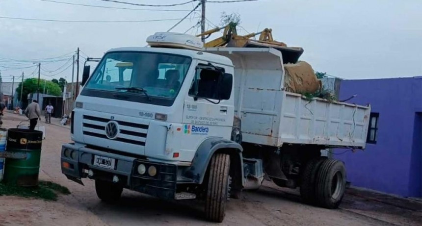 Bandera intensifica el operativo de limpieza y descacharreo en distintos barrios de la ciudad