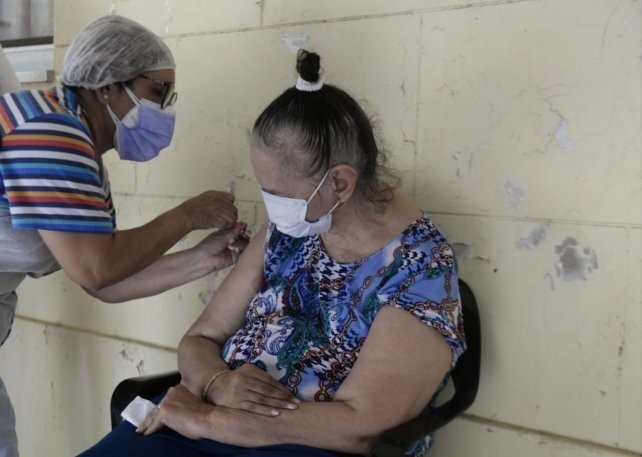 En sólo 10 horas se anotaron más de 100 mil personas para vacunarse en Santa Fe