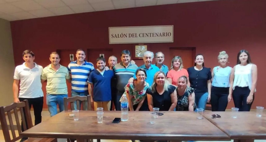 El senador Gramajo entregó 4 millones de pesos para la compra de una Unidad de Traslado a la Comuna de Logroño