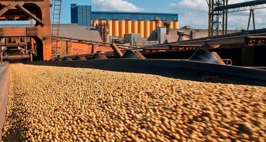 Primero la sequía y ahora la baja del precio internacional de la soja amenazan la economía del país
