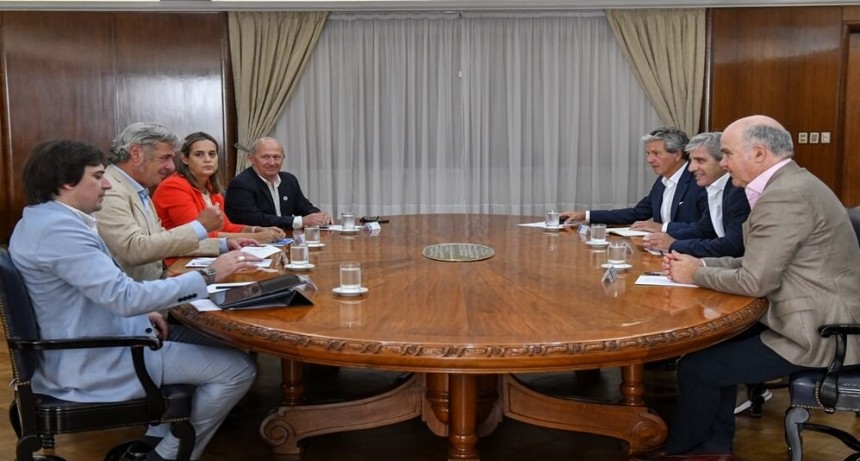 La Mesa de Enlace finalmente se reunió con Caputo, pero no logró más concesiones con las retenciones
