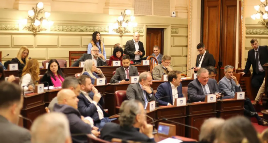 Reforma constitucional en Santa Fe: los senadores salen a la cancha para blindar sus territorios