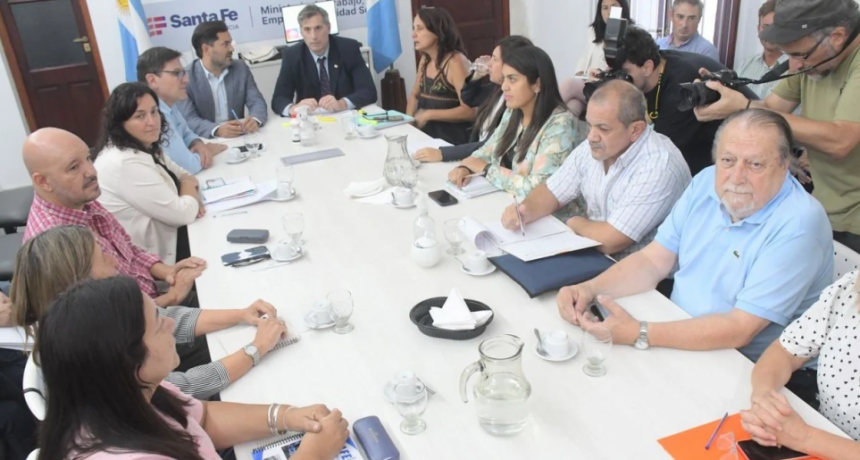 El Gobierno de Santa Fe hizo su oferta salarial en tramos al sector de la docencia