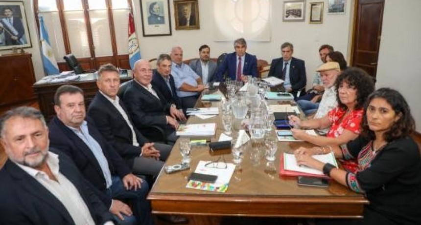 Paritaria central: Provincia realizó una oferta salarial trimestral a los gremios de la administración central