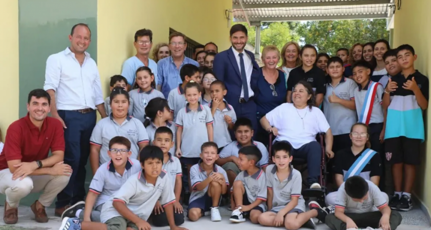Maximiliano Pullaro dio inicio al ciclo lectivo desde una escuela rural de Santa Fe