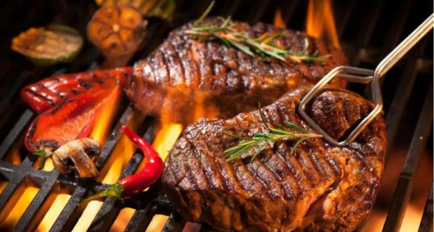 Ni chimichurri ni salsa criolla: el ingrediente secreto para realzar el sabor de la carne a la parrilla