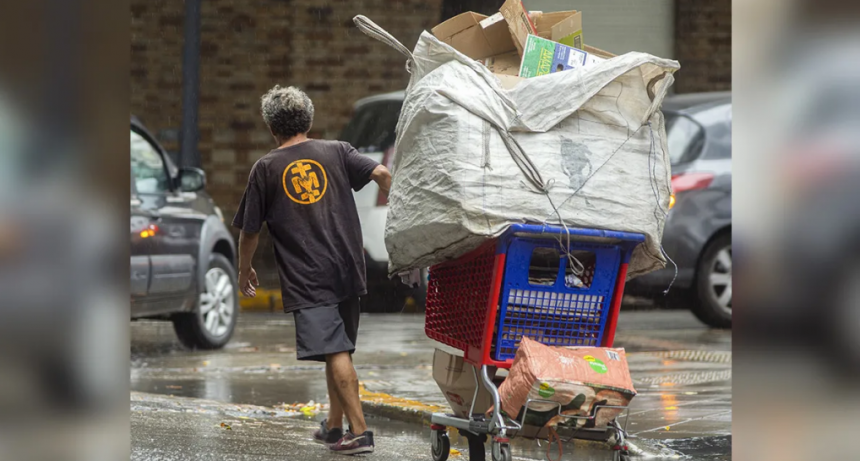 Canasta b&aacute;sica alimentaria: cu&aacute;nto necesit&oacute; una familia para no ser pobre en enero, seg&uacute;n el INDEC
