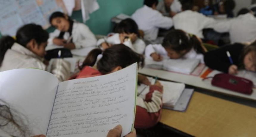 De cu&aacute;nto ser&aacute; el monto de ayuda escolar este a&ntilde;o tras el anuncio del gobernador El&iacute;as Su&aacute;rez