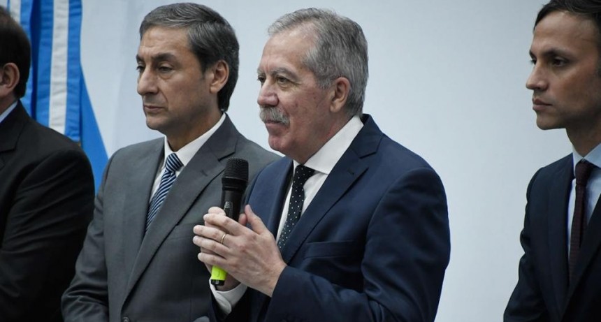 El gobernador El&iacute;as Su&aacute;rez anunci&oacute; aumentos salariales y beneficios para trabajadores de la administraci&oacute;n p&uacute;blica