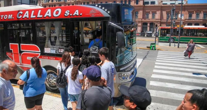 La fuerte amenaza del gobierno a los gremios de trenes y colectivos: le quitar&iacute;an la personer&iacute;a jur&iacute;dica si hacen paro