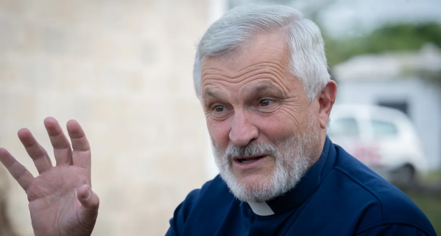 El padre Axel Arguinchona tras el accidente en la Ruta Nacional 19: "Dios y la Virgen me salvaron"