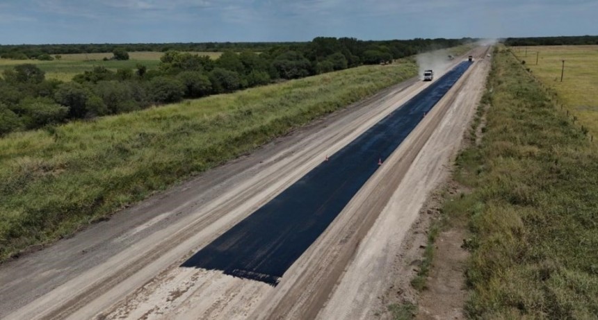 Contin&uacute;a la pavimentaci&oacute;n de la Ruta 31 en el norte santafesino
