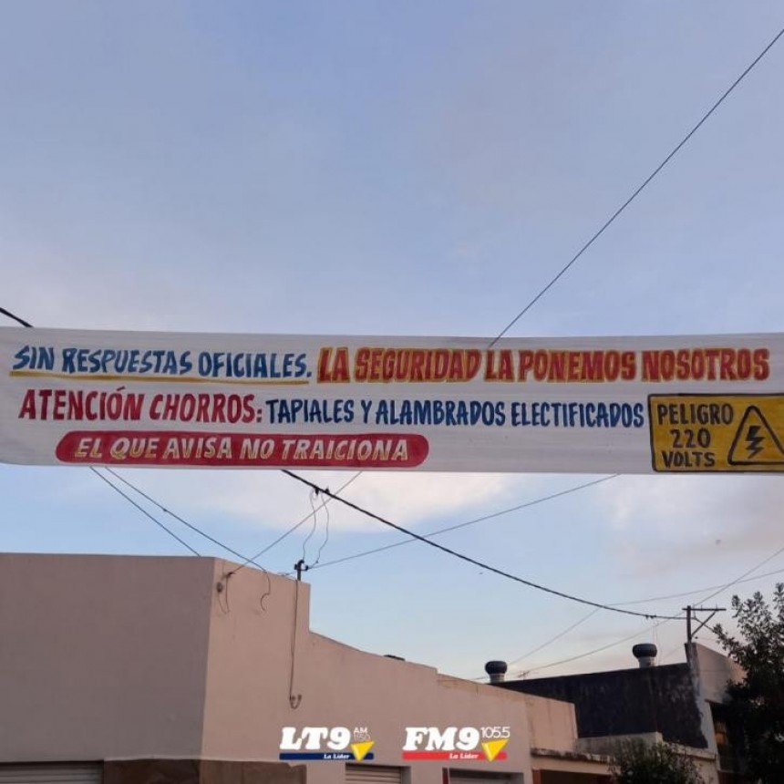 Cansados de la inseguridad, en barrio Escalante colgaron carteles 