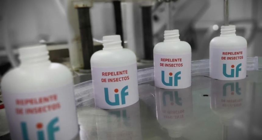 Dengue: el laboratorio de Santa Fe duplicar&iacute;a la cantidad de repelente fabricado en 2023