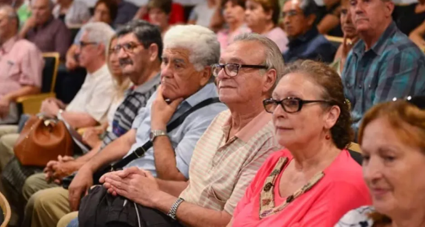 Jubilaciones: el Gobierno confirmó que se ajustarán por inflación y que habrá un adicional en abril 