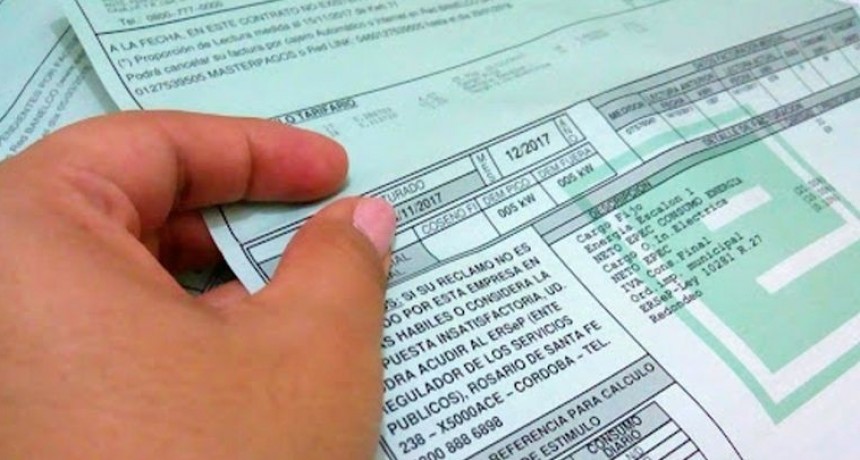 Entregó parte de su jubilación para pagar la luz de su negocio y debió cerrarlo