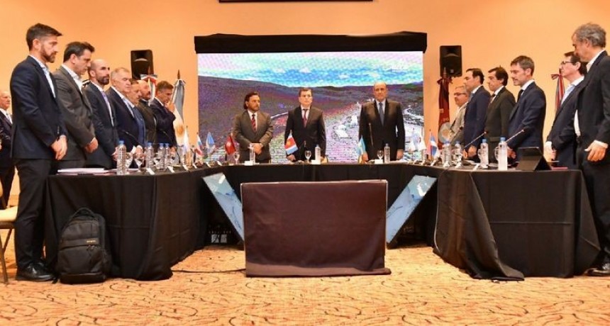 Francos se reunió con los gobernadores del norte con el foco en la ley ómnibus