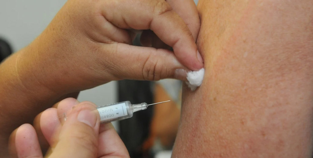 Comenzó la vacunación antigripal para afiliados de IAPOS