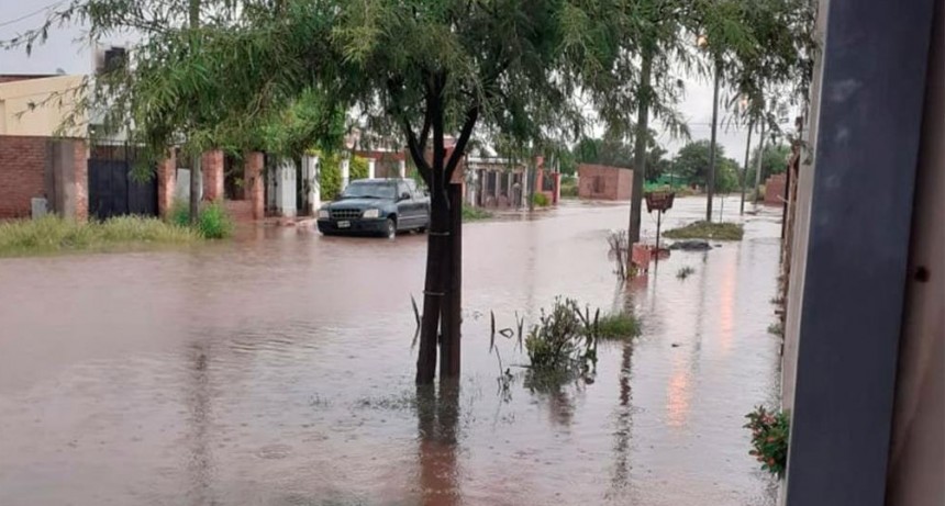 Añatuya, bajo el agua: llovieron más de 150 milímetros y hubo múltiples inconvenientes