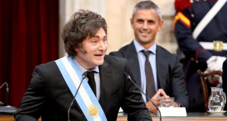 “Basuras”, “empobrecedores” y “operadores”: Javier Milei, contra los periodistas