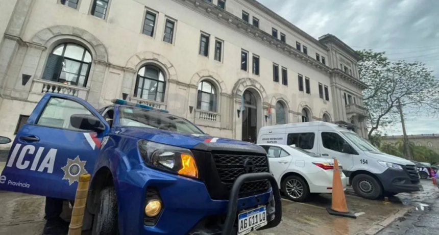 Robos, papeles truchos y estafas: un caso revela cómo opera la mafia de los 
