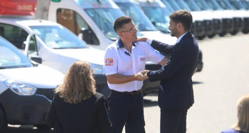 Pullaro presentó 174 ambulancias 0 Km: “Es la compra más importante y más grande que hizo el Gobierno de la Provincia”